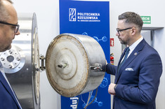 Wizyta ministra M. Kulaska w Laboratorium Wodorowym,