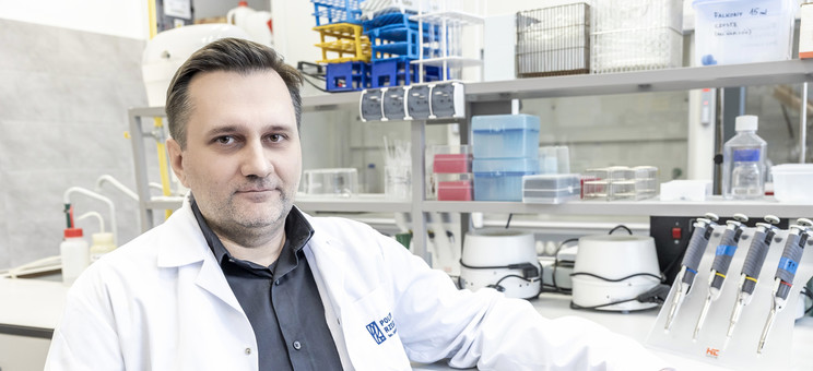 Prof. dr hab. inż. Tomasz Ruman,