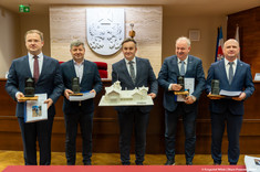 Od lewej: dr inż. K. Ożóg, prof. P. Koszelnik, dr P. Szopa, P. Pilch, K. Popek,