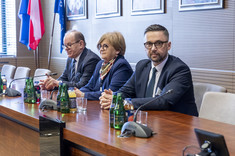 Od lewej: W. Buż, T. Kubas-Hul, minister M. Kulasek,